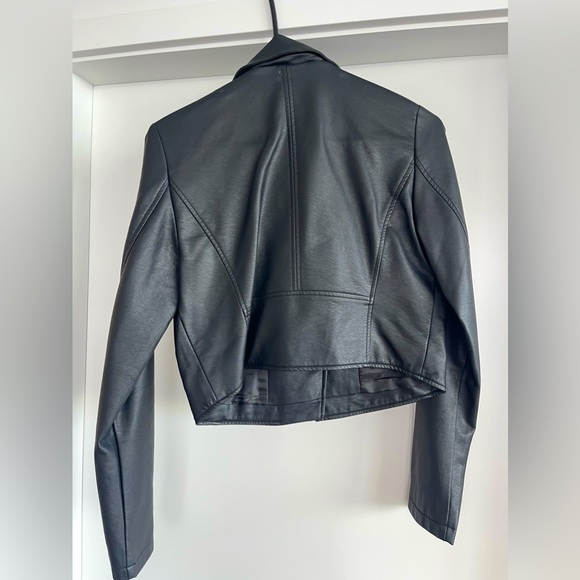 Black jacket - Picture 2 of 2